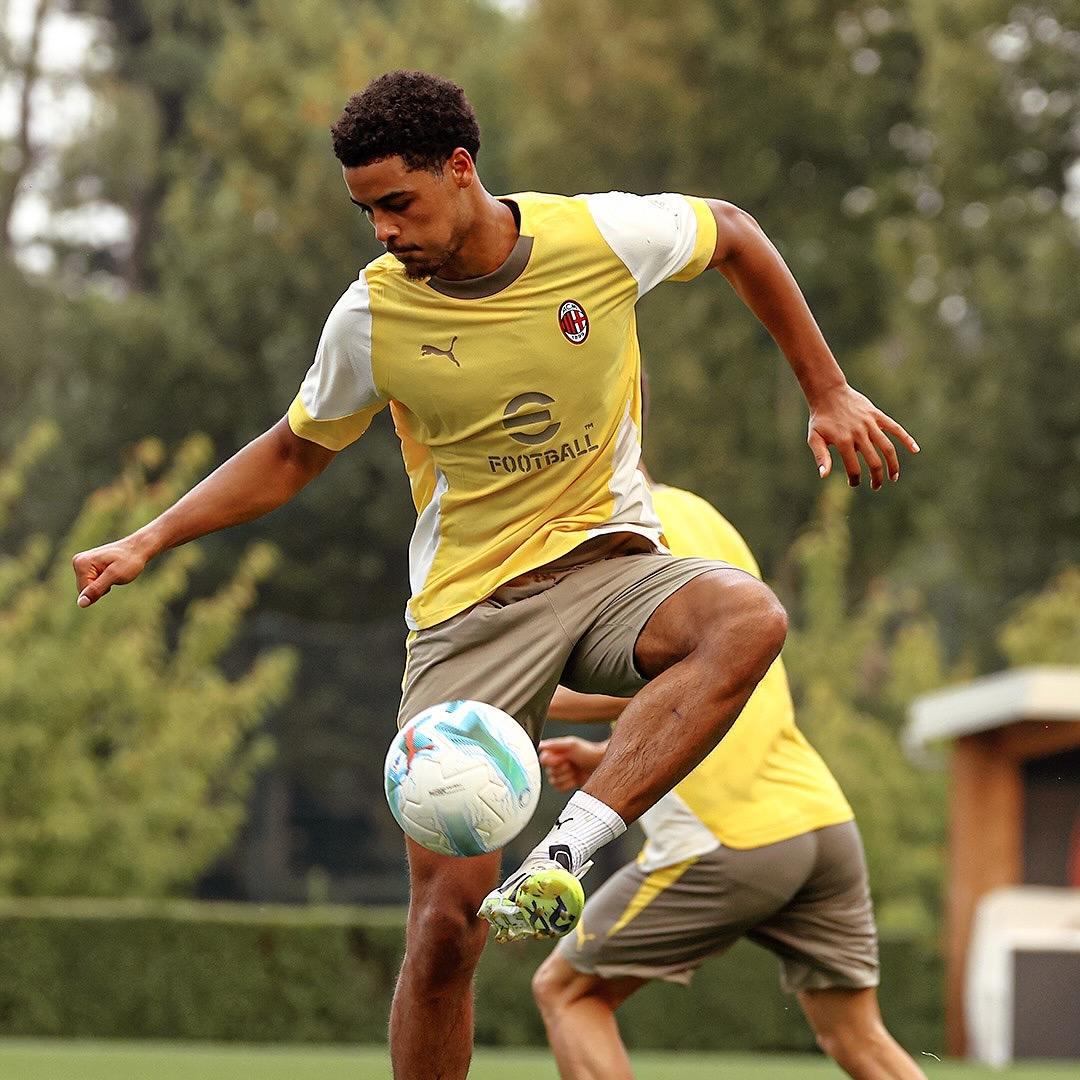 包含今晚AC米兰状态回暖：意甲节点到来，管理层满意，心理建设被强调的词条