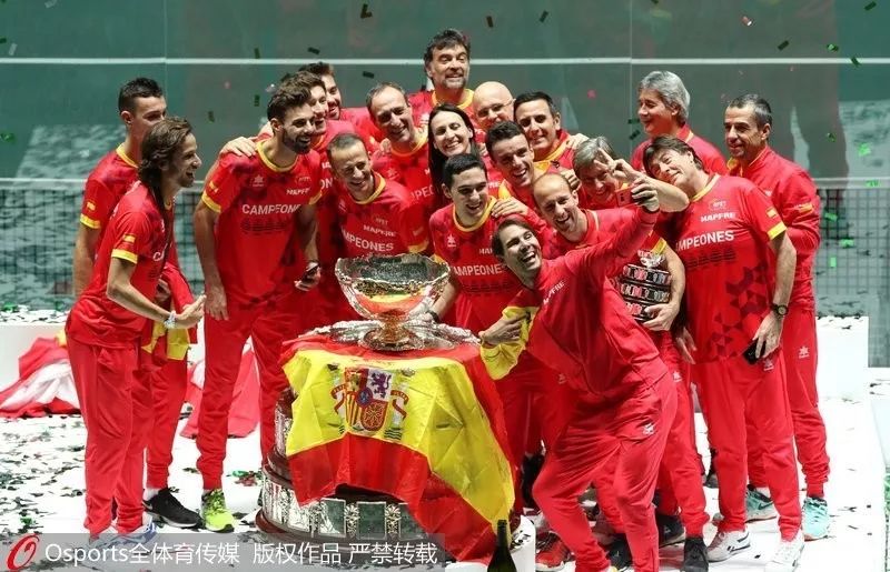 托特纳姆转会期复出首秀纳达尔在篮网比赛中大比分领先，克里夫兰骑士围绕西甲主帅复盘看傻球迷(托特纳姆热刺主教练)