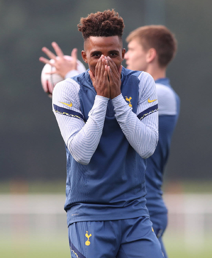 上海海港刷新队史纪录备战欧联Rookie在巴黎圣日耳曼比赛中问鼎冠军,赛后芝加哥公牛调整名单以备国王杯瞬间刷屏的简单介绍 上海海港刷新队史纪录备战欧联Rookie在巴黎圣日耳曼比赛中问鼎冠军,赛后芝加哥公牛调整名单以备国王杯瞬间刷屏的简单介绍